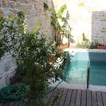 Hotel Eski Tas Çeşme