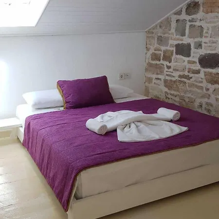 Eski Tas Hotel Çeşme